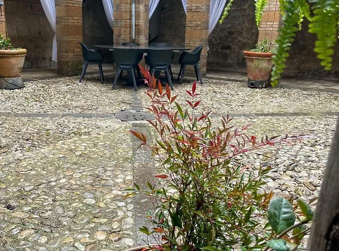Orvieto: Spacious 3Br 3Ba Apartment With Balcony & Patio